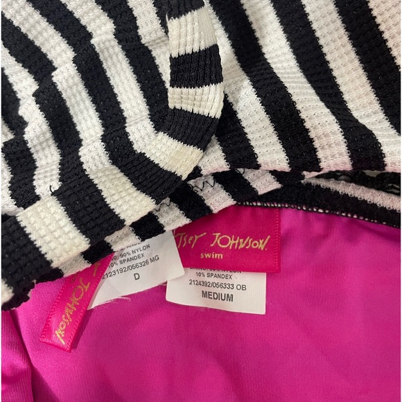 Betsey Johnson Bikini Stripe Black White Roses
Floral Lace Coquette Retro D/M - Picture 7 of 7